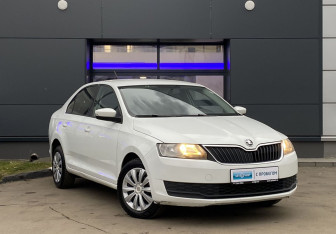 Подержанный автомобиль Skoda Rapid Liftback 2017 года (3 фото)