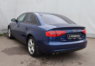 Подержанный автомобиль Audi A4 Sedan 2015 года (6 фото)