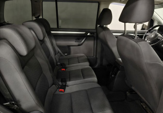 Подержанный автомобиль Volkswagen Touran 2013 года (12 фото)