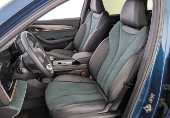 Подержанный автомобиль Geely Monjaro 2024 года (21 фото)