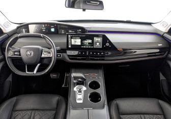 Подержанный автомобиль Changan UNI-K 2023 года (14 фото)