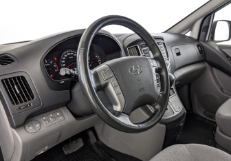 Подержанный автомобиль Hyundai H-1 2019 года (16 фото)