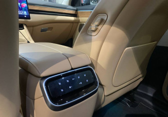 Подержанный автомобиль AITO M7 2023 года (20 фото)