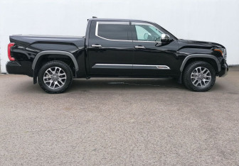 Подержанный автомобиль Toyota Tundra 2021 года (4 фото)