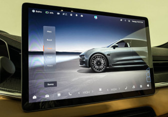 Подержанный автомобиль Zeekr 001 2023 года (20 фото)