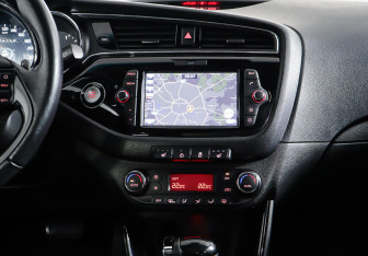 Подержанный автомобиль Kia Ceed Hatchback 2018 года (14 фото)