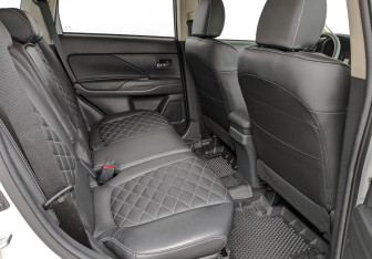 Подержанный автомобиль Mitsubishi Outlander 2022 года (18 фото)