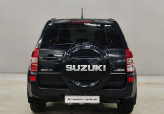 Подержанный автомобиль Suzuki Grand Vitara 2008 года (6 фото)