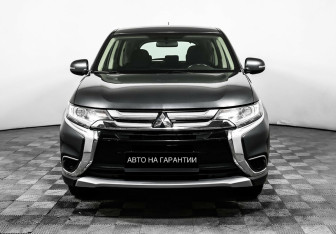 Подержанный автомобиль Mitsubishi Outlander 2016 года (2 фото)