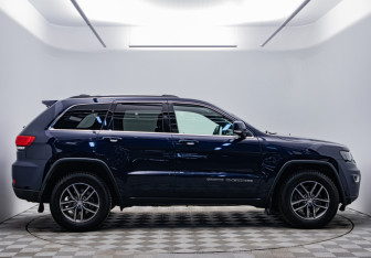Подержанный автомобиль Jeep Grand Cherokee 2017 года (4 фото)