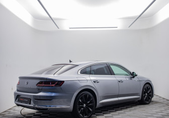 Подержанный автомобиль Volkswagen Arteon 2020 года (5 фото)