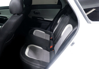 Подержанный автомобиль Kia Ceed Wagon 2014 года (11 фото)