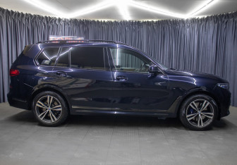 Подержанный автомобиль BMW X7 2020 года (4 фото)