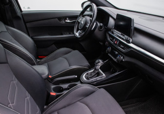 Подержанный автомобиль Kia Cerato Sedan 2021 года (9 фото)