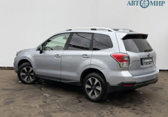 Подержанный автомобиль Subaru Forester Suv 2017 года (7 фото)