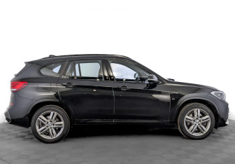 Подержанный автомобиль BMW X1 2020 года (4 фото)