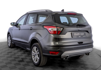 Подержанный автомобиль Ford Kuga 2018 года (7 фото)