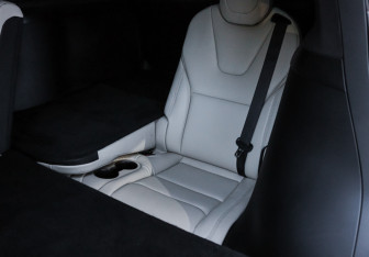 Подержанный автомобиль Tesla Model X 2019 года (19 фото)