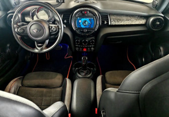 Подержанный автомобиль MINI Hatch 2020 года (9 фото)