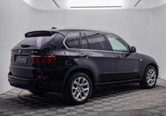 Подержанный автомобиль BMW X5 2011 года (5 фото)