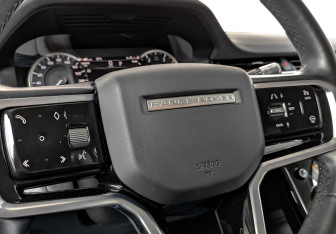 Подержанный автомобиль Land Rover Range Rover Evoque 2022 года (25 фото)