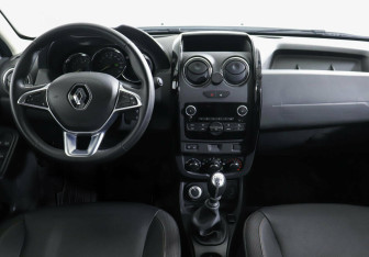 Подержанный автомобиль Renault Duster 2019 года (6 фото)