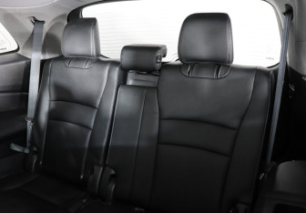 Подержанный автомобиль Honda Pilot 2016 года (13 фото)