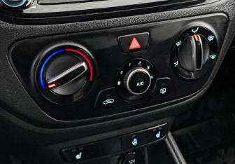 Подержанный автомобиль Hyundai Solaris Sedan 2021 года (25 фото)