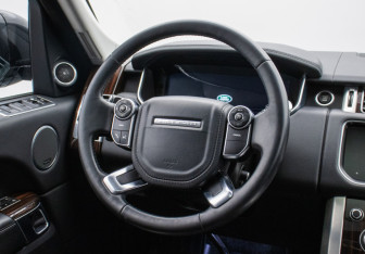 Подержанный автомобиль Land Rover Range Rover 2015 года (16 фото)