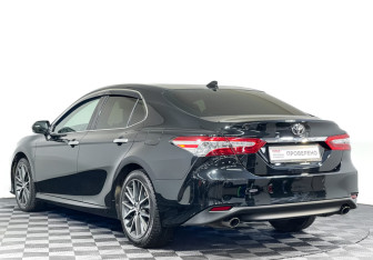 Подержанный автомобиль Toyota Camry Sedan 2022 года (7 фото)