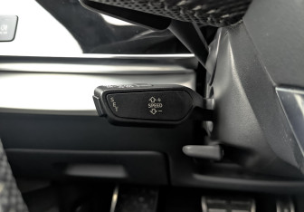 Подержанный автомобиль Audi Q8 2019 года (28 фото)