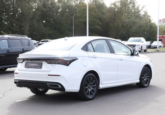 Подержанный автомобиль Omoda S5 2024 года (5 фото)