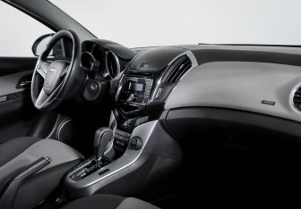 Подержанный автомобиль Chevrolet Cruze Hatchback 2013 года (9 фото)