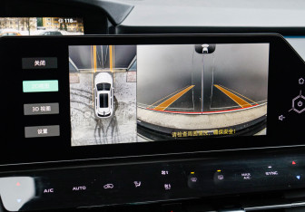 Подержанный автомобиль Changan UNI-K 2023 года (26 фото)