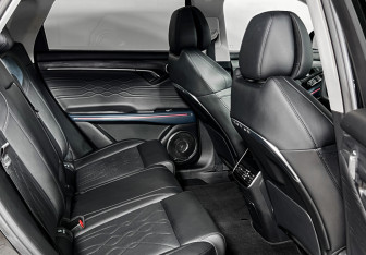 Подержанный автомобиль Voyah Free 2024 года (11 фото)