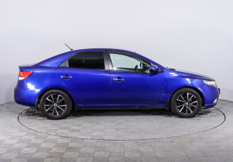 Подержанный автомобиль Kia Cerato Sedan 2012 года (4 фото)
