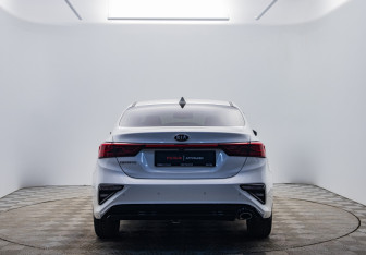 Подержанный автомобиль Kia Cerato Sedan 2019 года (4 фото)