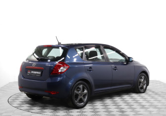 Подержанный автомобиль Kia Ceed Hatchback 2010 года (5 фото)