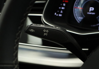 Подержанный автомобиль Audi Q7 2015 года (15 фото)