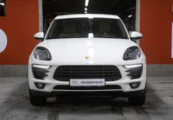Подержанный автомобиль Porsche Macan 2017 года (2 фото)