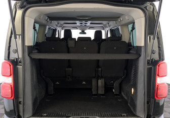 Подержанный автомобиль Peugeot Traveller 2021 года (10 фото)