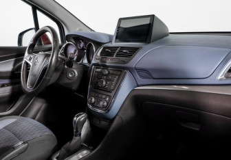 Подержанный автомобиль Opel Mokka 2013 года (9 фото)
