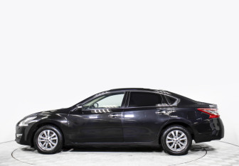 Подержанный автомобиль Nissan Teana 2014 года (8 фото)