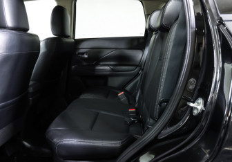 Подержанный автомобиль Mitsubishi Outlander 2014 года (12 фото)