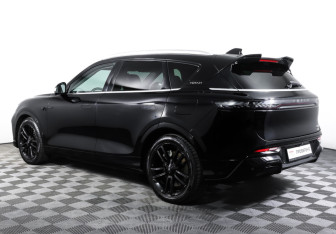 Подержанный автомобиль Voyah Free 2023 года (7 фото)