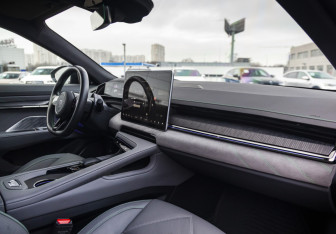 Подержанный автомобиль Zeekr 001 2023 года (9 фото)