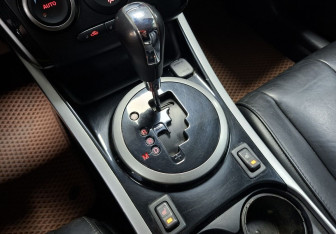 Подержанный автомобиль Mazda CX-7 2011 года (16 фото)