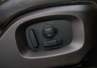 Подержанный автомобиль Land Rover Range Rover Sport 2017 года (8 фото)