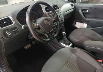 Подержанный автомобиль Volkswagen Polo Sedan 2016 года (10 фото)