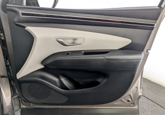 Подержанный автомобиль Hyundai Tucson 2022 года (24 фото)